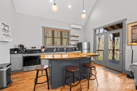 156 Ellerslie Acre Hendersonville NC 28739