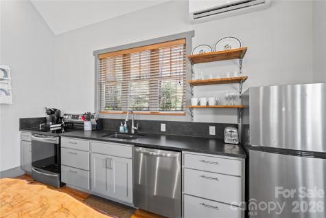 156 Ellerslie Acre Hendersonville NC 28739