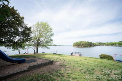 12058 Pelican Court Tega Cay SC 29708