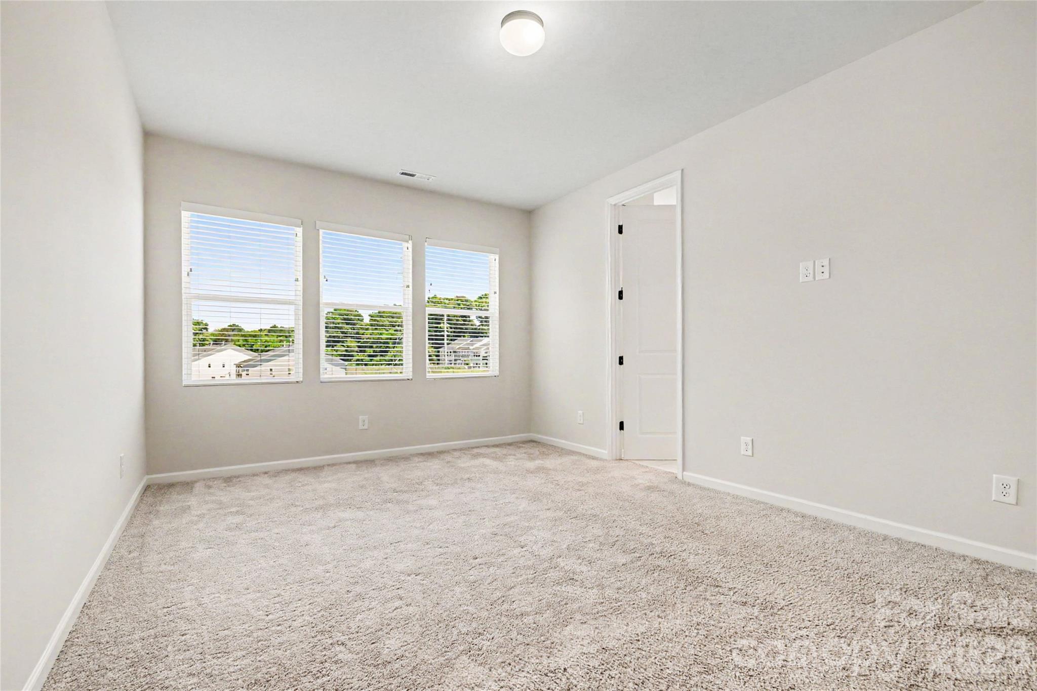 908 Kinsey Alley Charlotte NC 28217