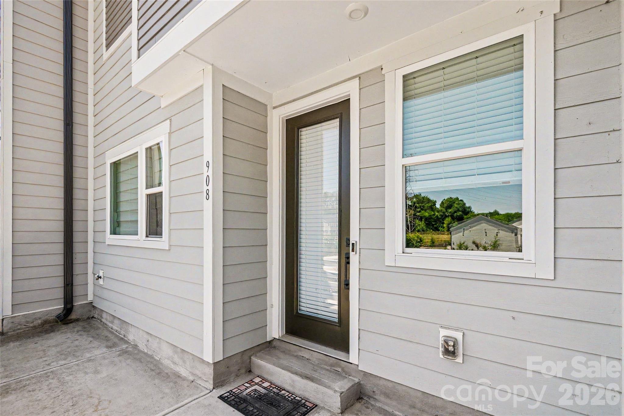 908 Kinsey Alley Charlotte NC 28217
