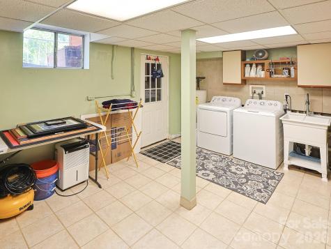 378 Dillingham Circle Asheville NC 28805