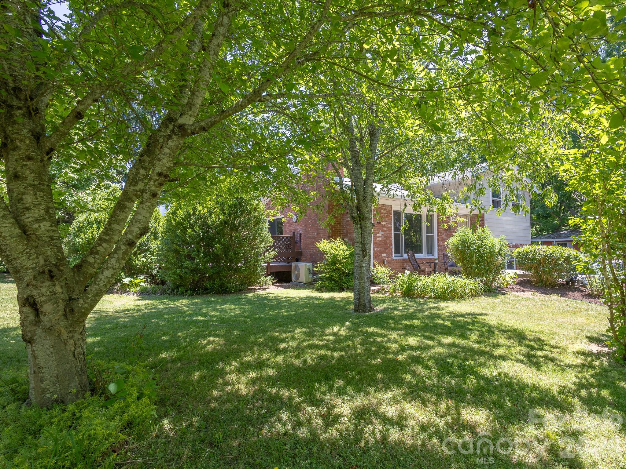 378 Dillingham Circle Asheville NC 28805