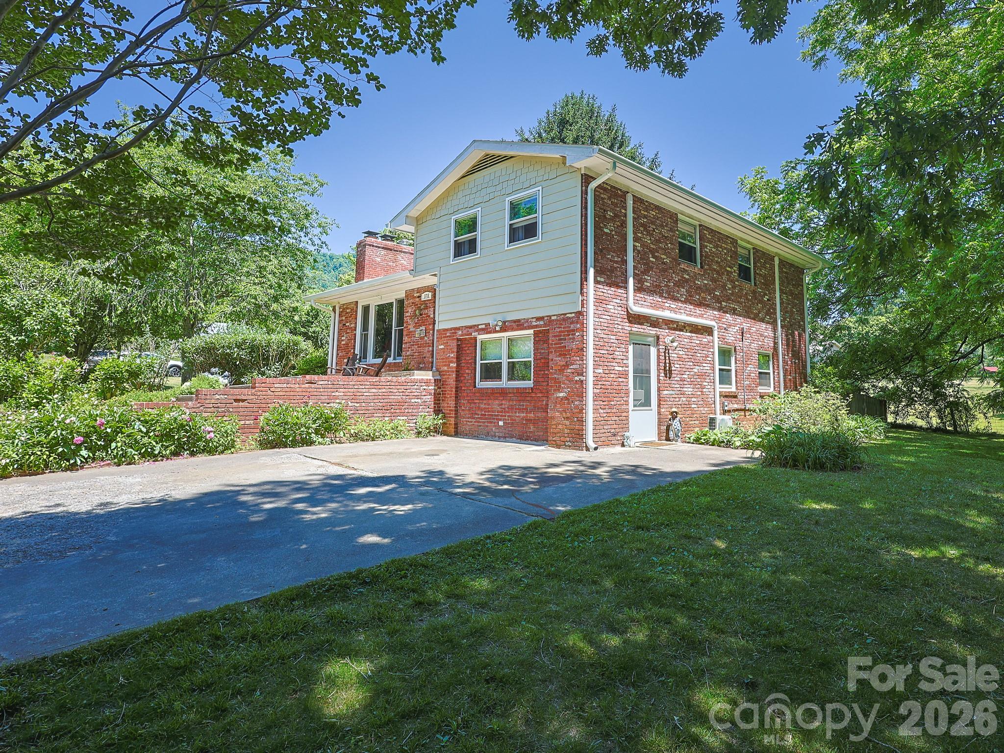 378 Dillingham Circle Asheville NC 28805