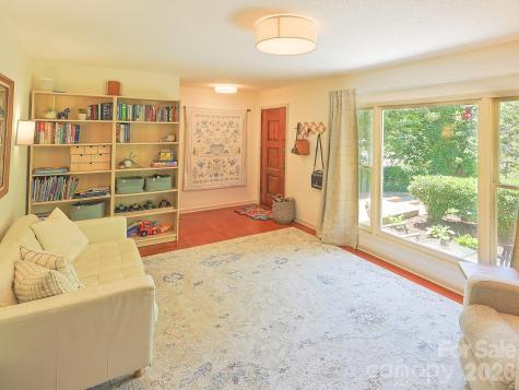 378 Dillingham Circle Asheville NC 28805