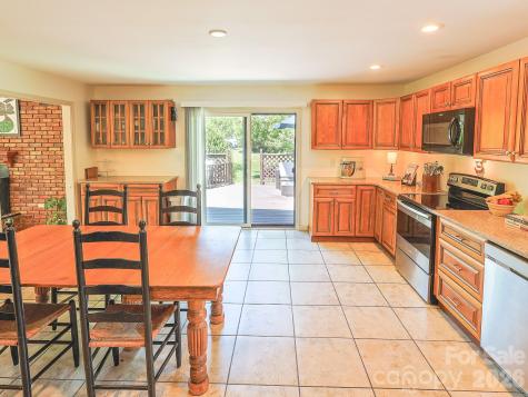 378 Dillingham Circle Asheville NC 28805