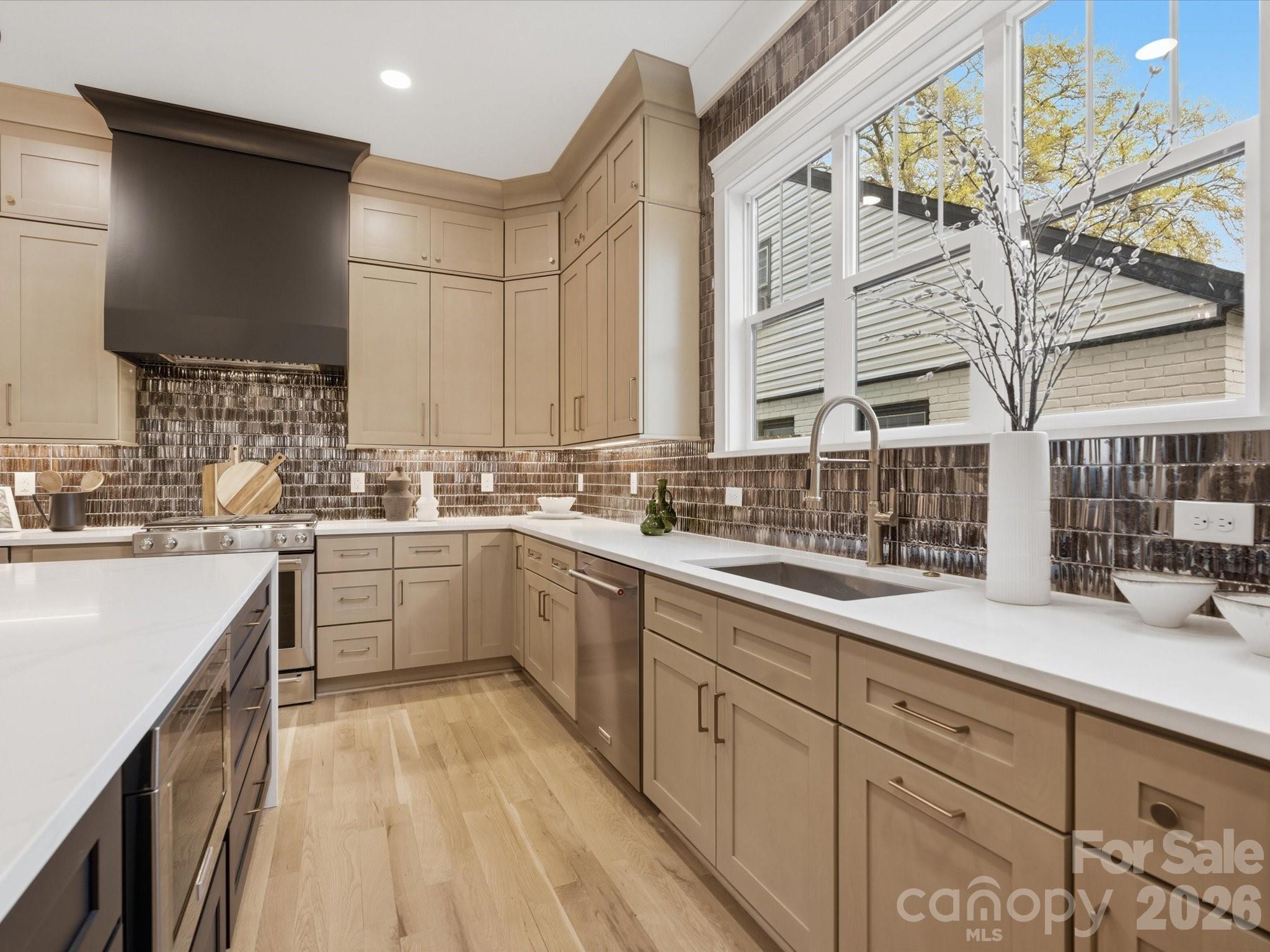 431 W Peterson Drive Charlotte NC 28203