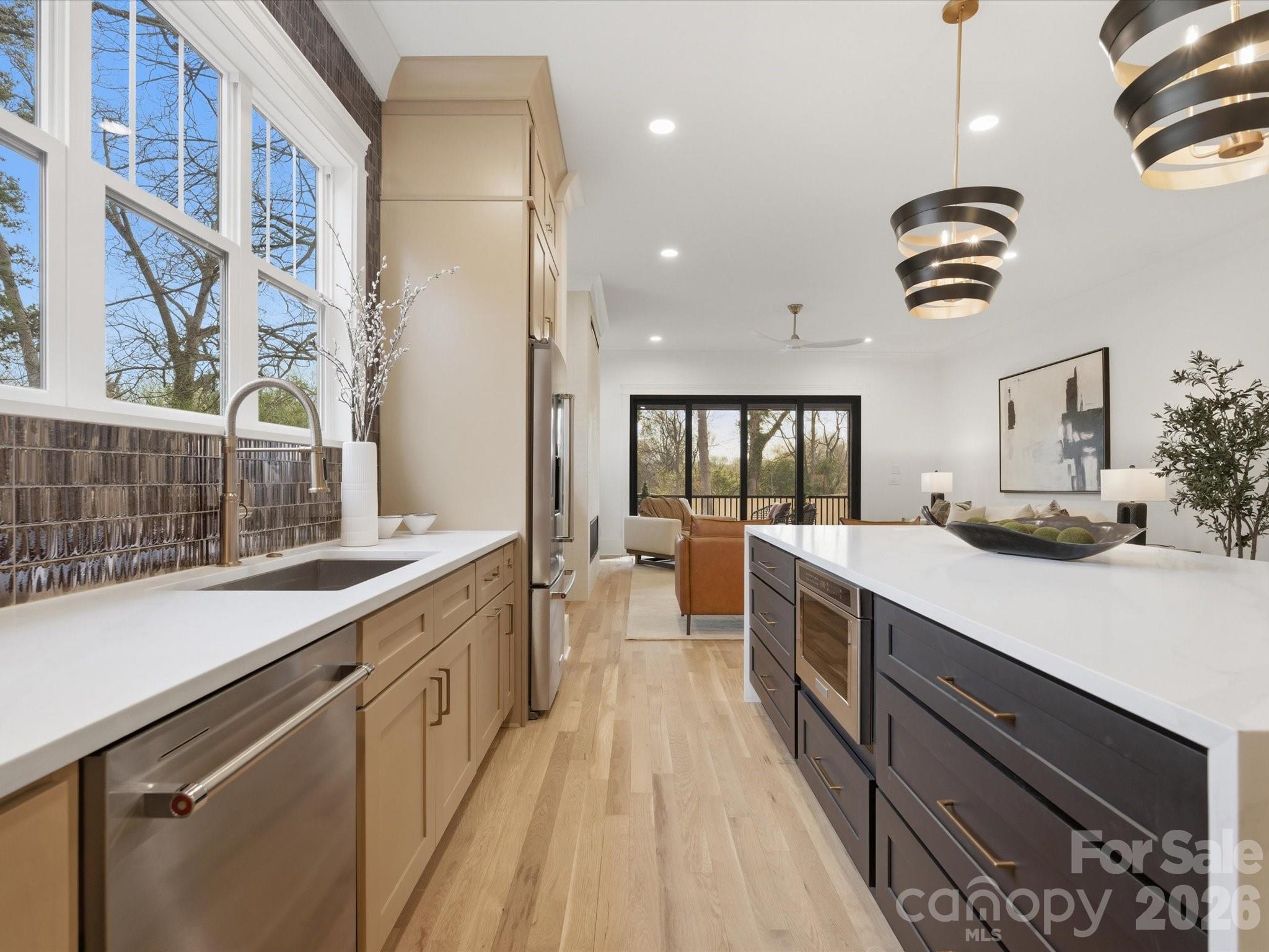 431 W Peterson Drive Charlotte NC 28203