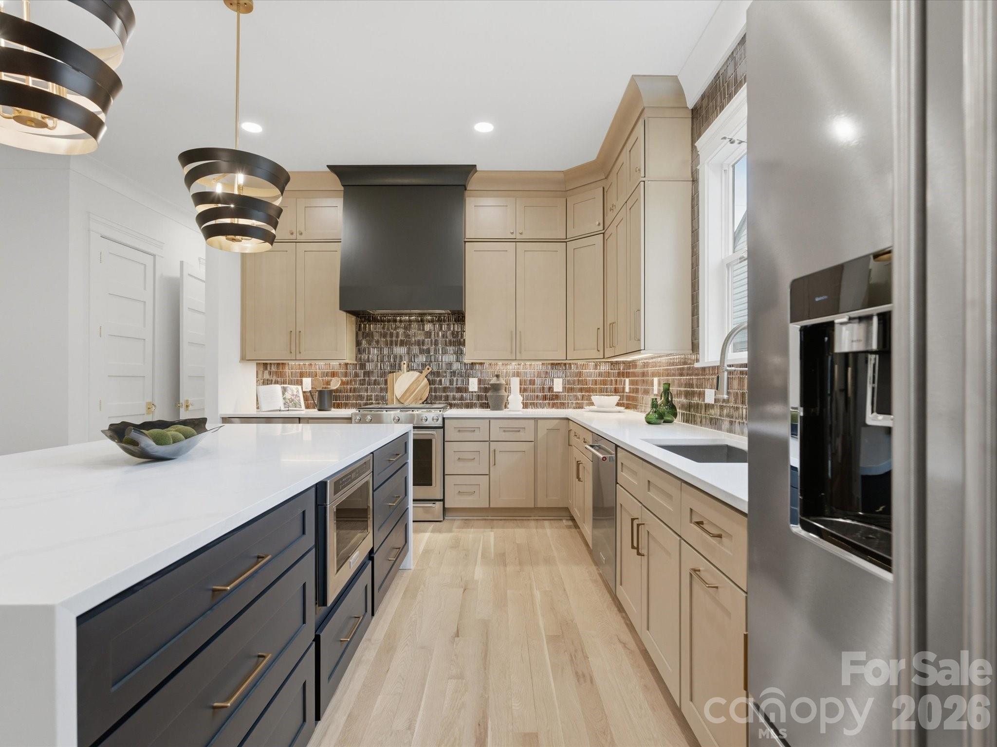 431 W Peterson Drive Charlotte NC 28203