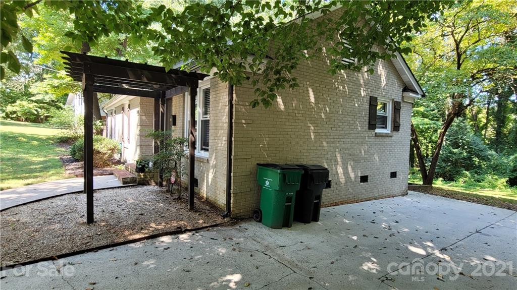 3300 Sargeant Drive Charlotte NC 28217