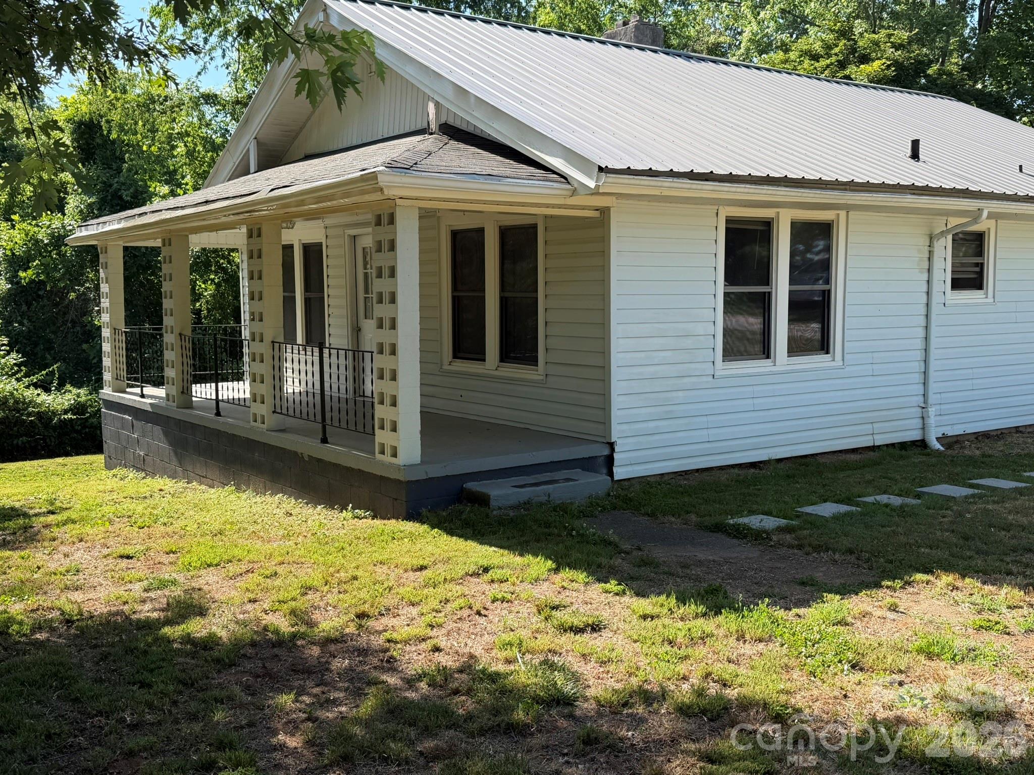 41 Oak Hill Drive Asheville NC 28806