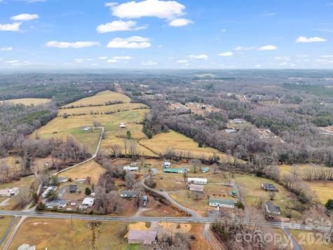 827 Old Henrietta Road Forest City NC 28043
