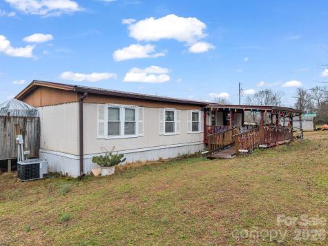 827 Old Henrietta Road Forest City NC 28043