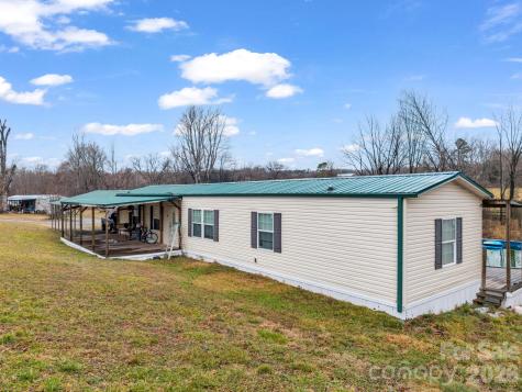 827 Old Henrietta Road Forest City NC 28043