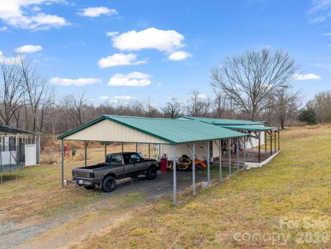 827 Old Henrietta Road Forest City NC 28043