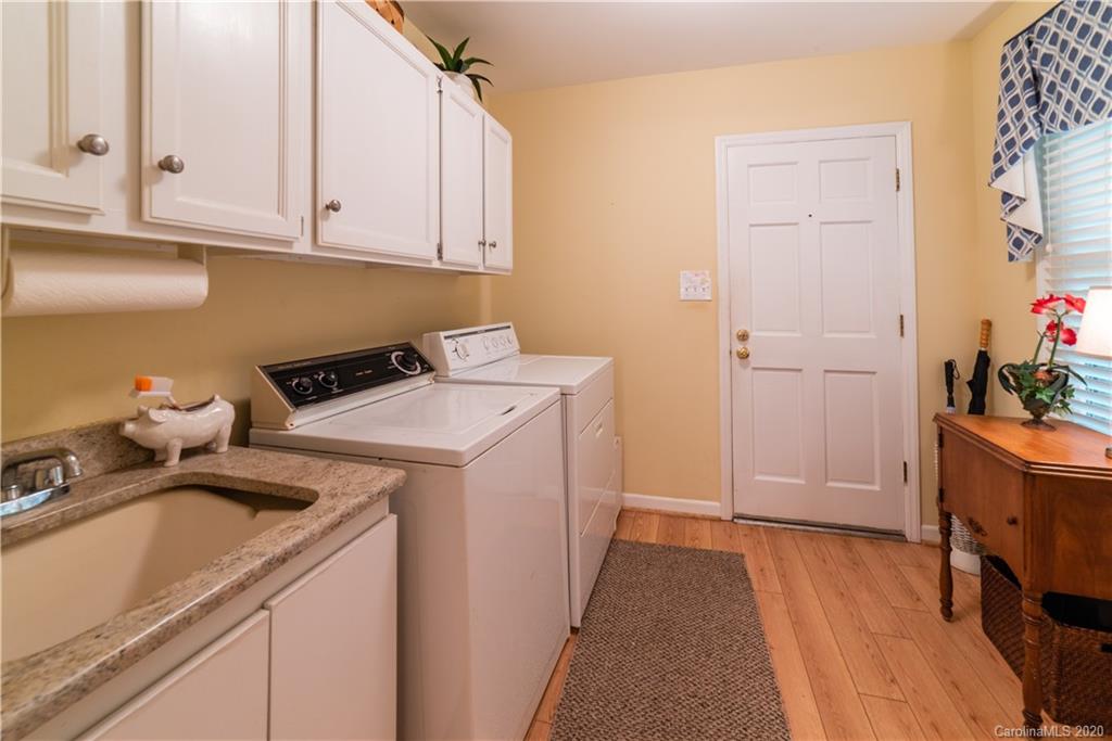 209 Medearis Drive Charlotte NC 28211