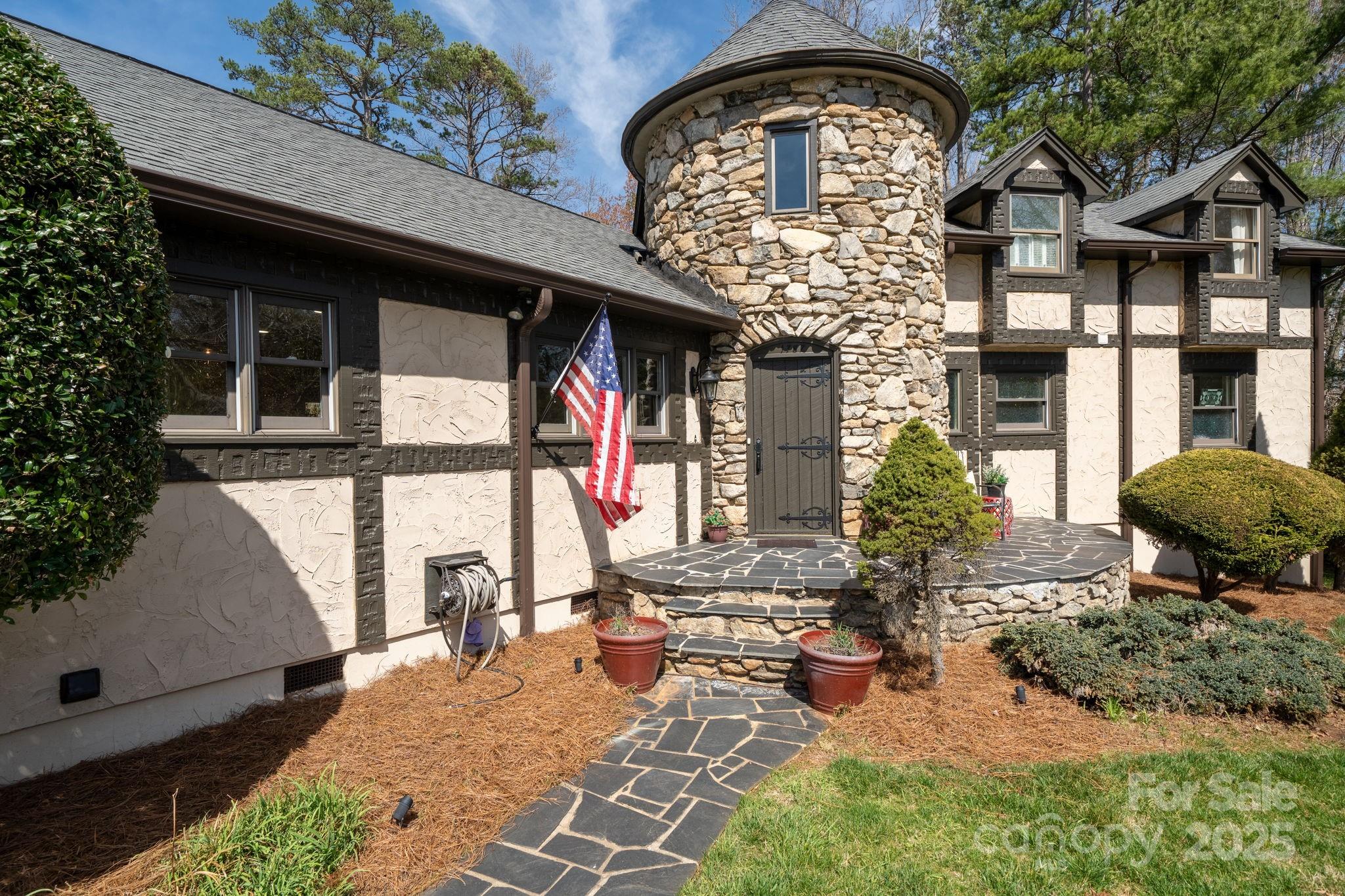 1787 12th Street Drive NW Hickory NC 28601