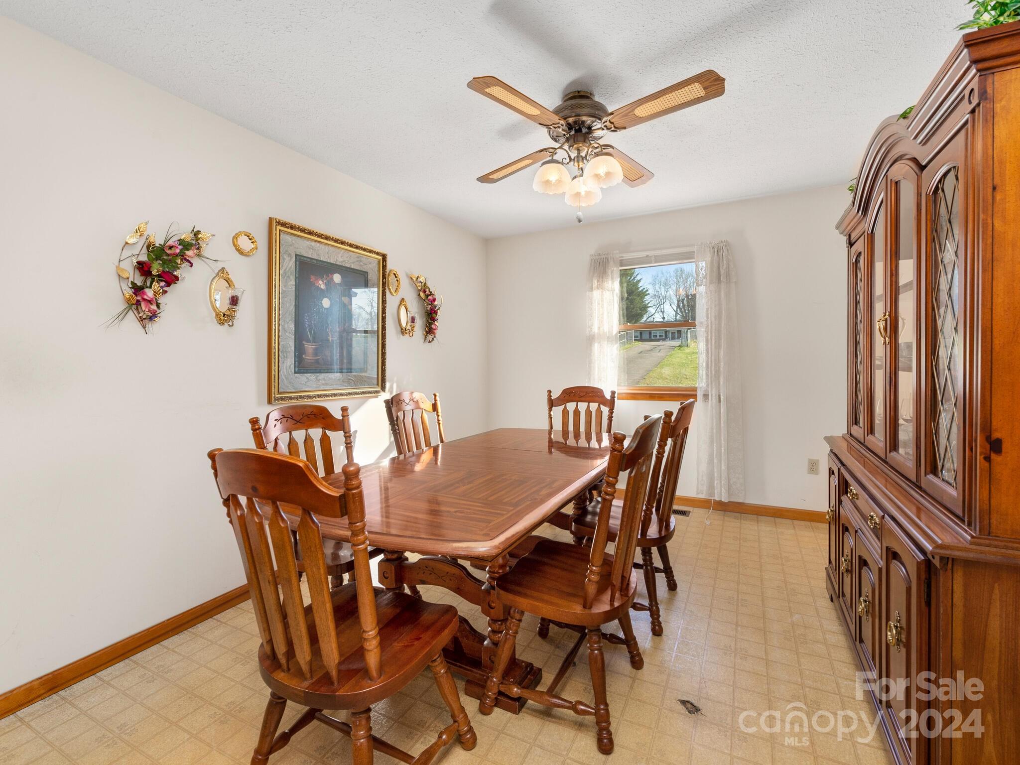 131 Oak Hill Road Candler NC 28715
