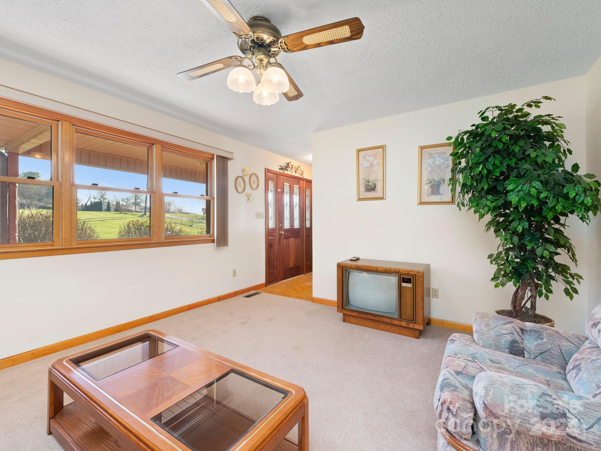 131 Oak Hill Road Candler NC 28715