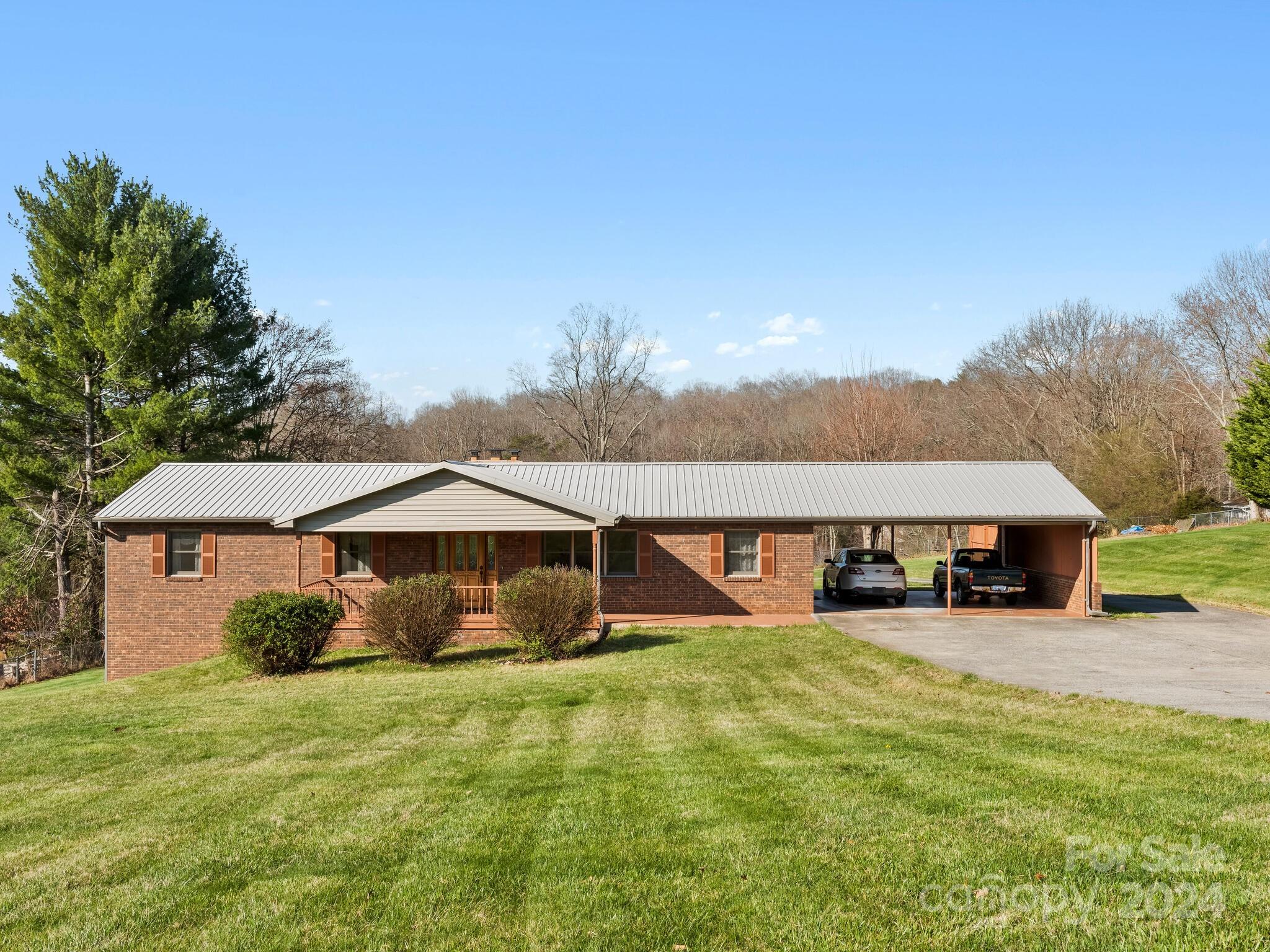 131 Oak Hill Road Candler NC 28715