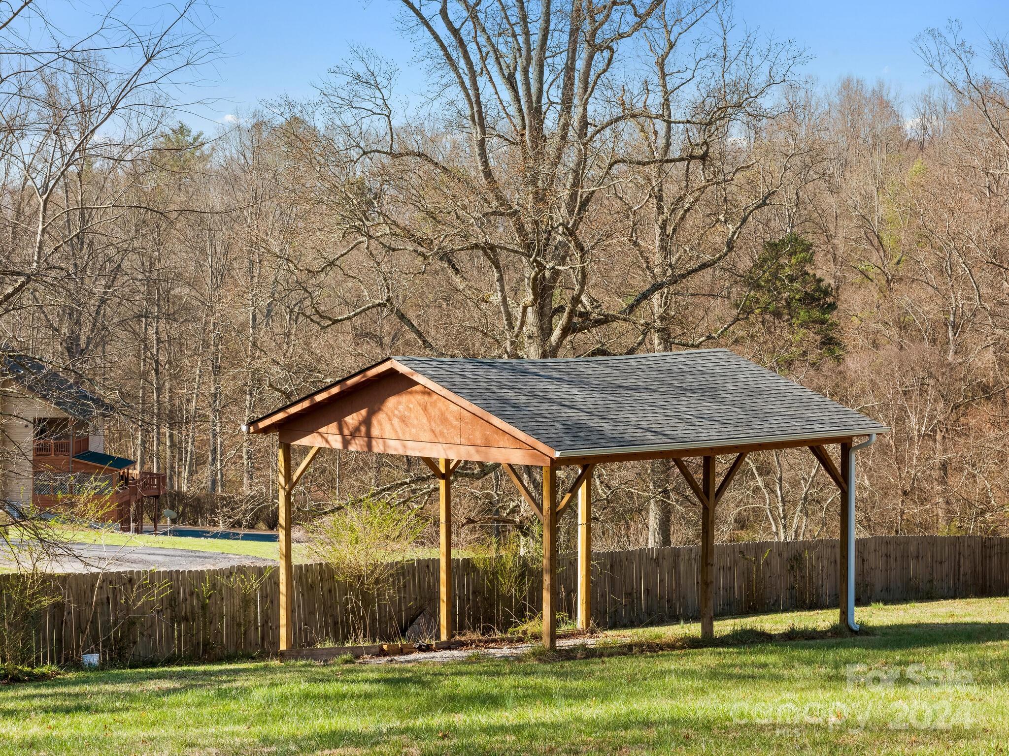 131 Oak Hill Road Candler NC 28715
