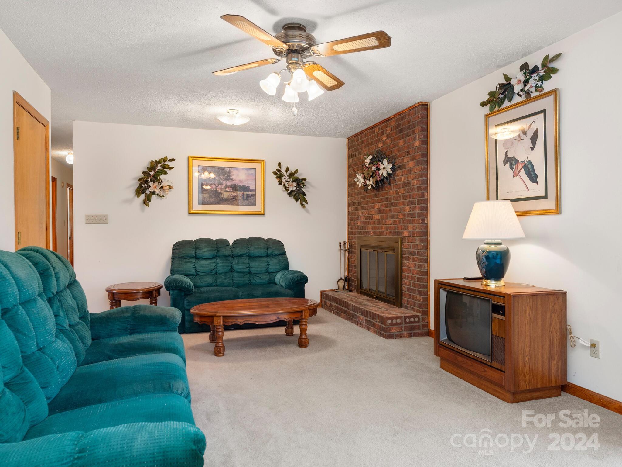 131 Oak Hill Road Candler NC 28715