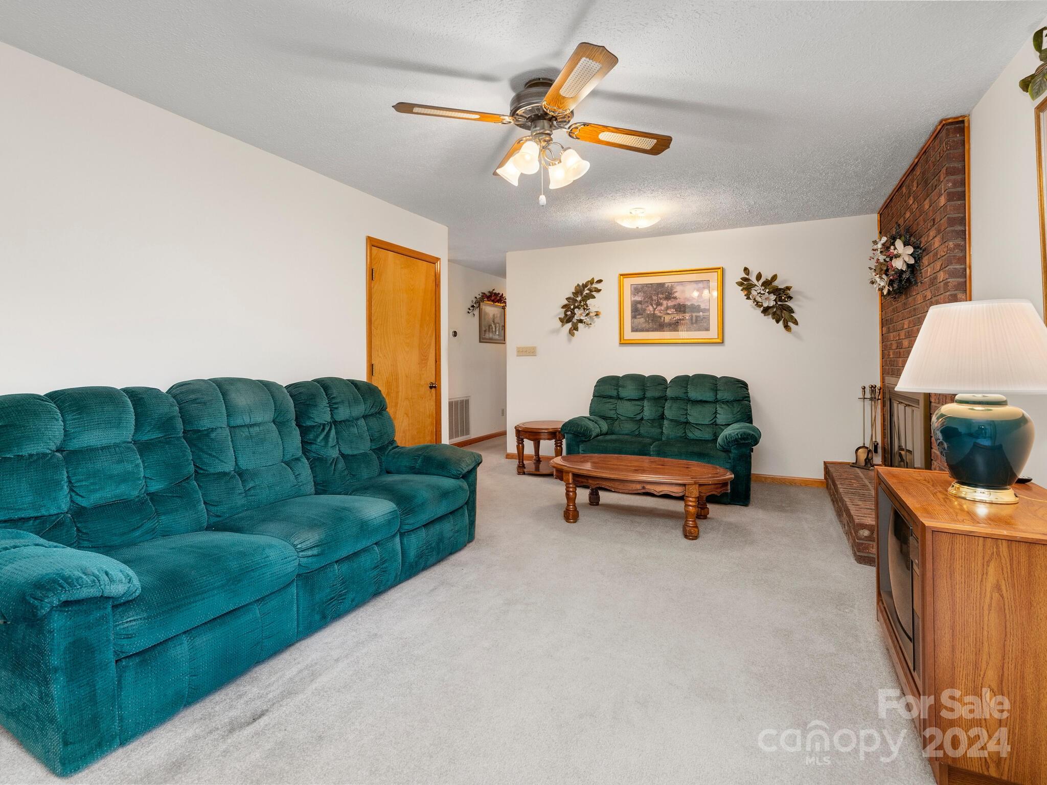 131 Oak Hill Road Candler NC 28715