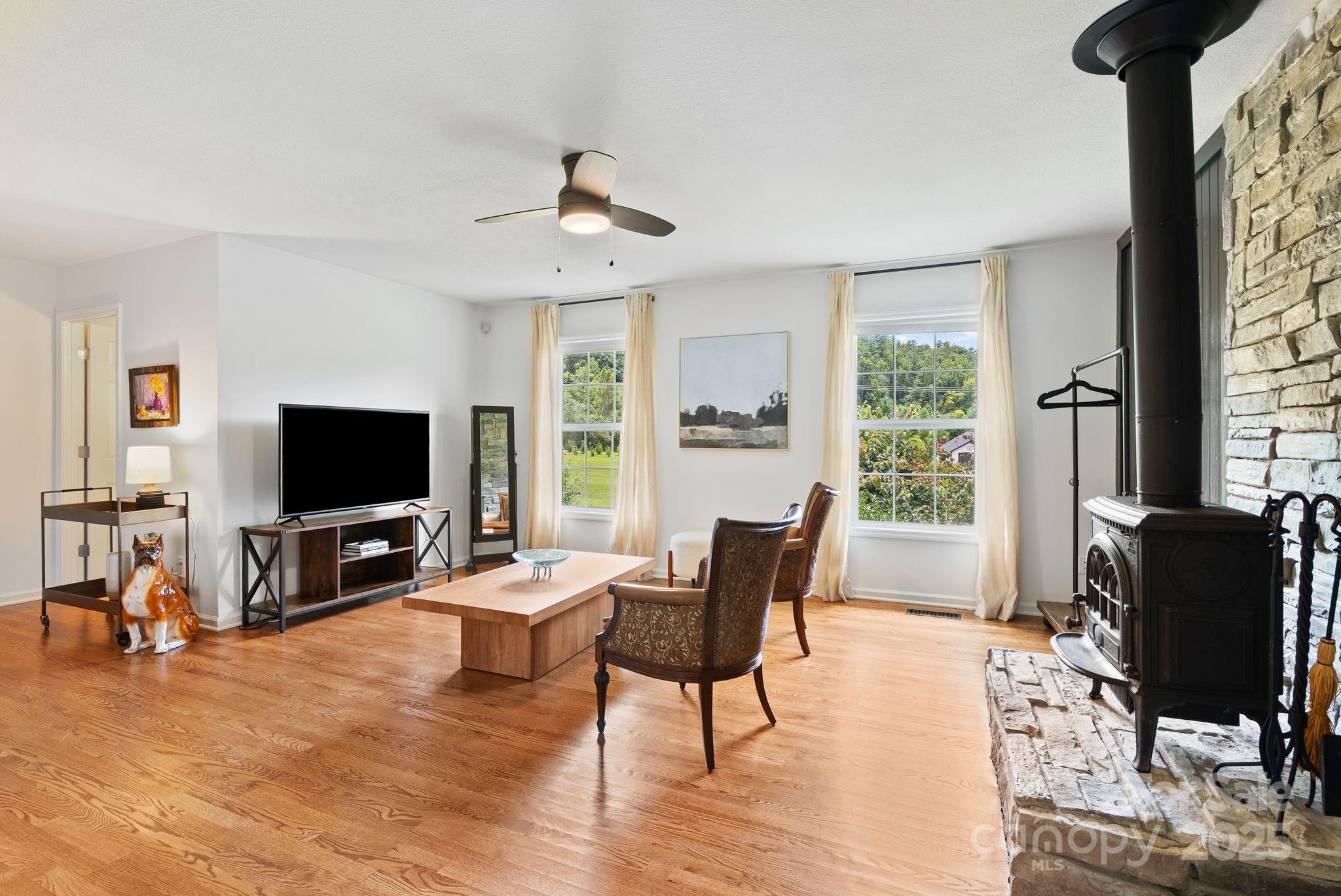 6 Sayles Town Road Fairview NC 28730