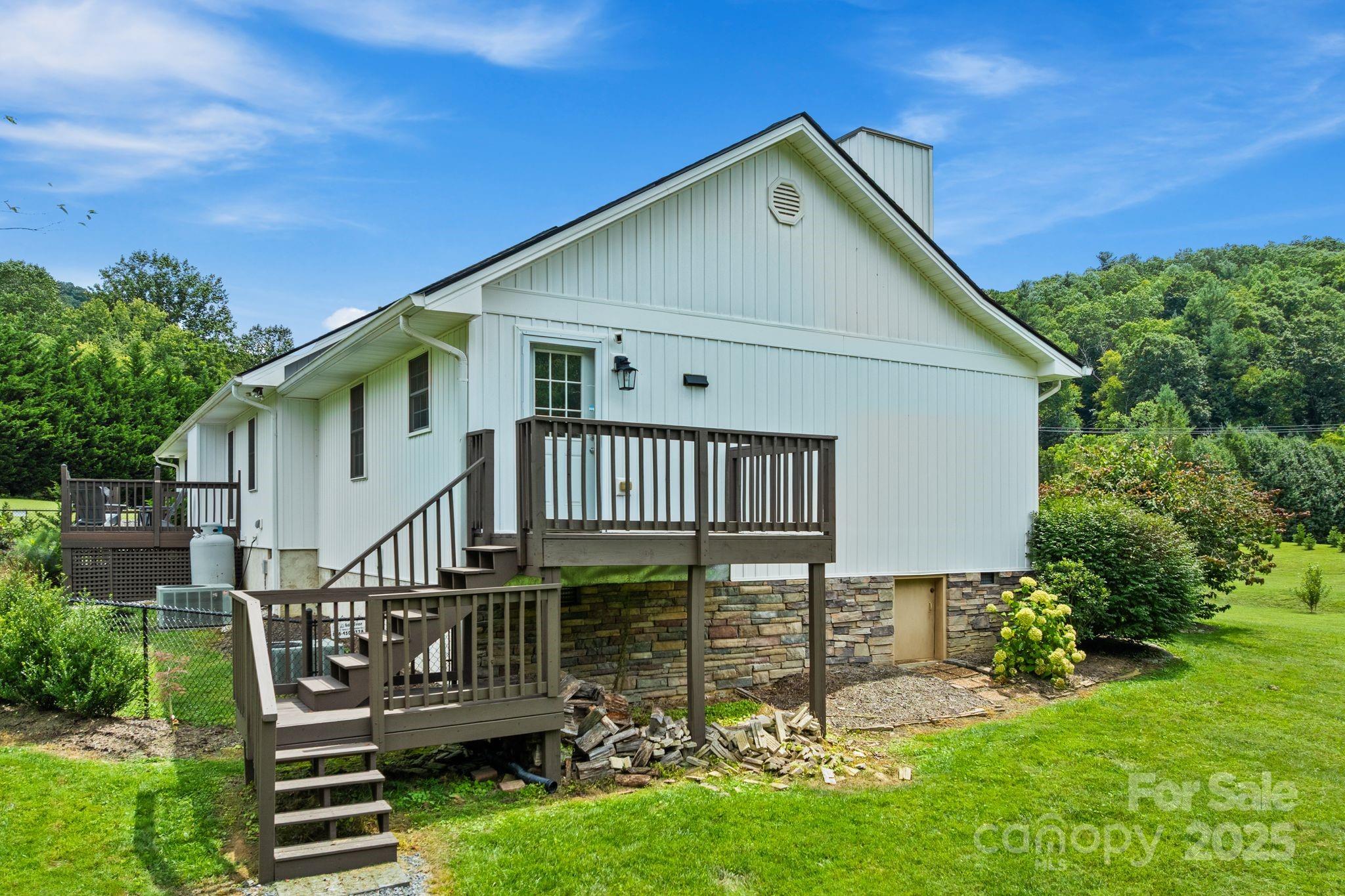 6 Sayles Town Road Fairview NC 28730