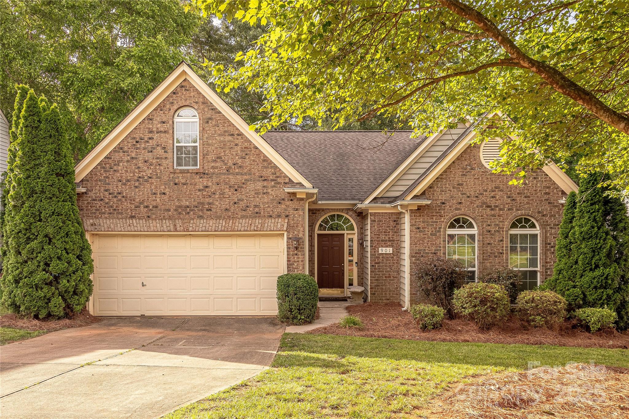 901 Clearbrook Road Matthews NC 28105