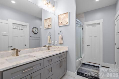 24 Mink Farm Road Leicester NC 28748