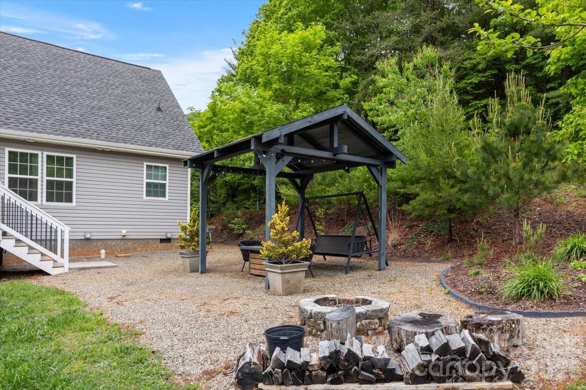 24 Mink Farm Road Leicester NC 28748