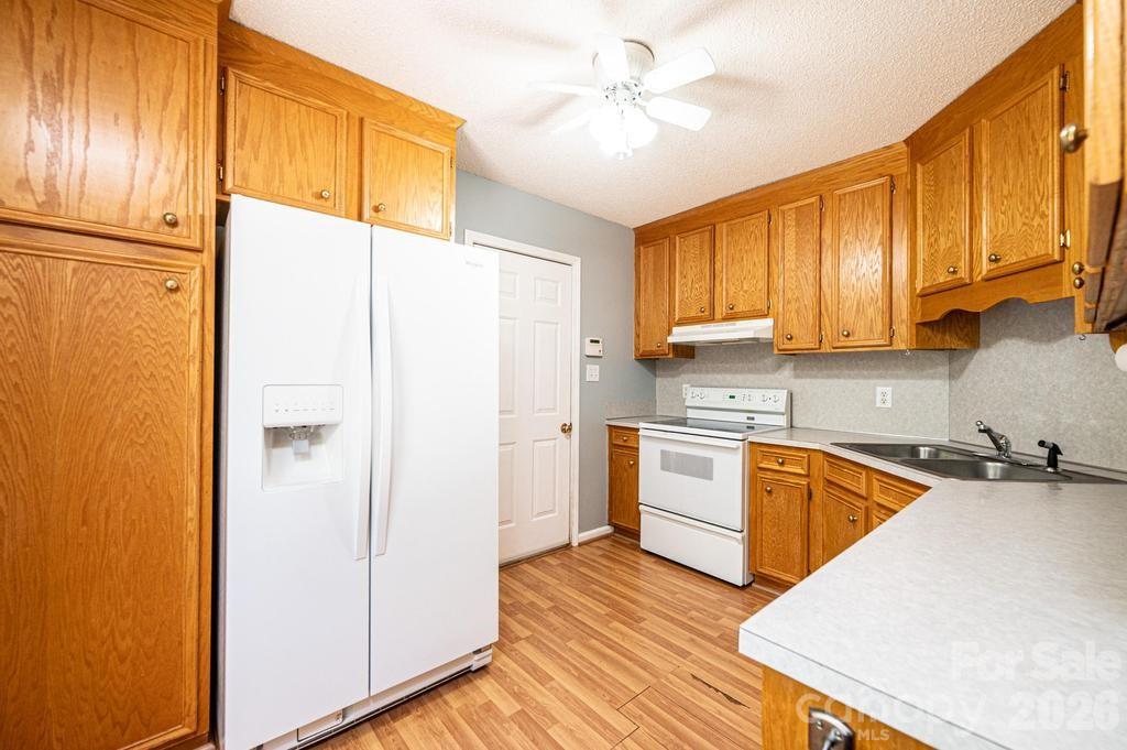 2000 Summerfield Circle Conover NC 28613