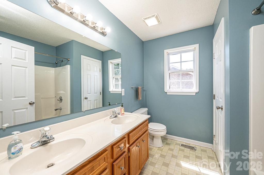 2000 Summerfield Circle Conover NC 28613