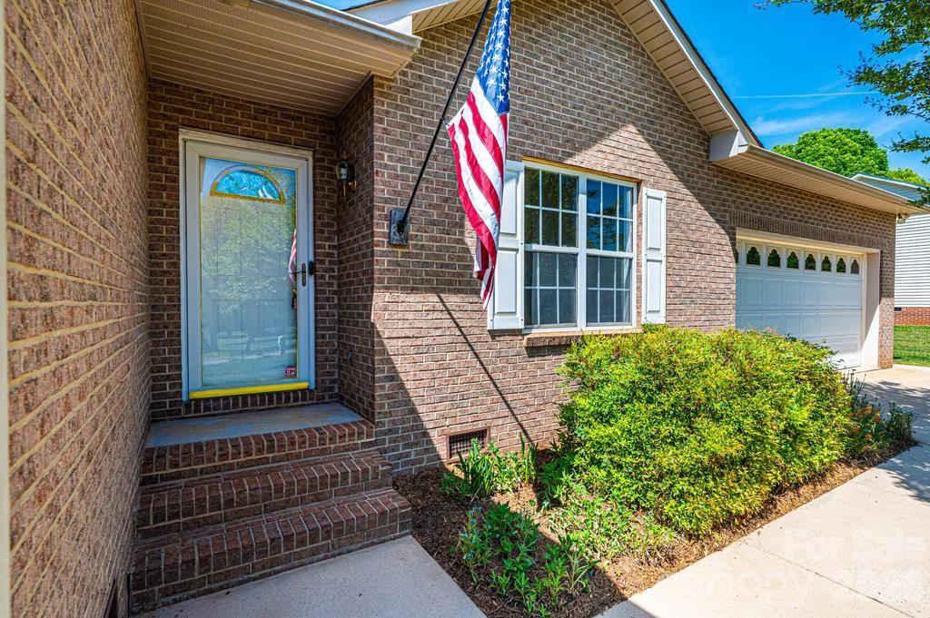 2000 Summerfield Circle Conover NC 28613