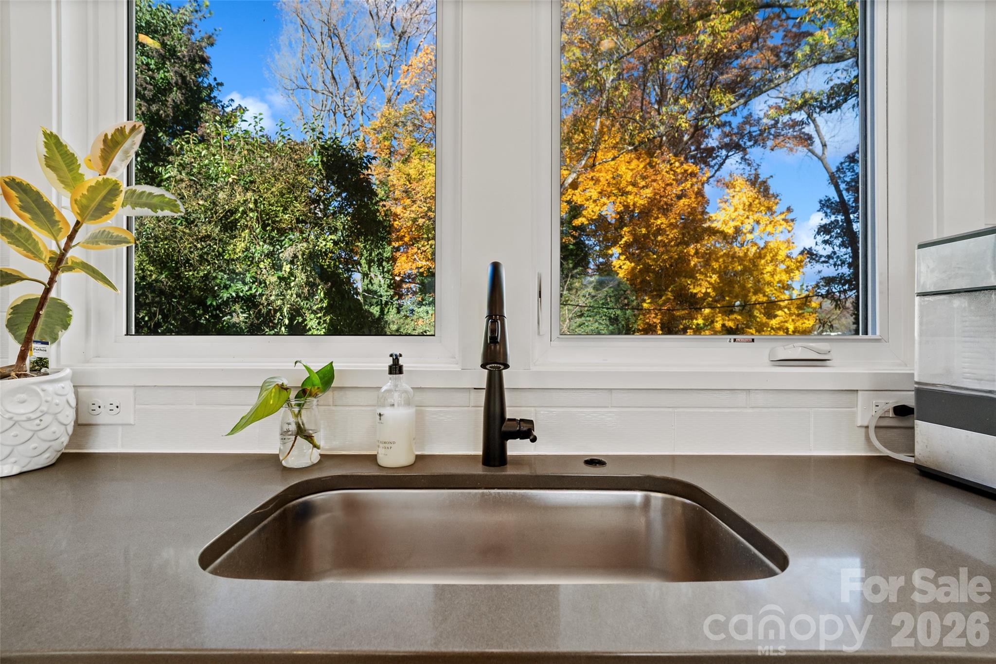 1549 Pinecrest Avenue Charlotte NC 28205