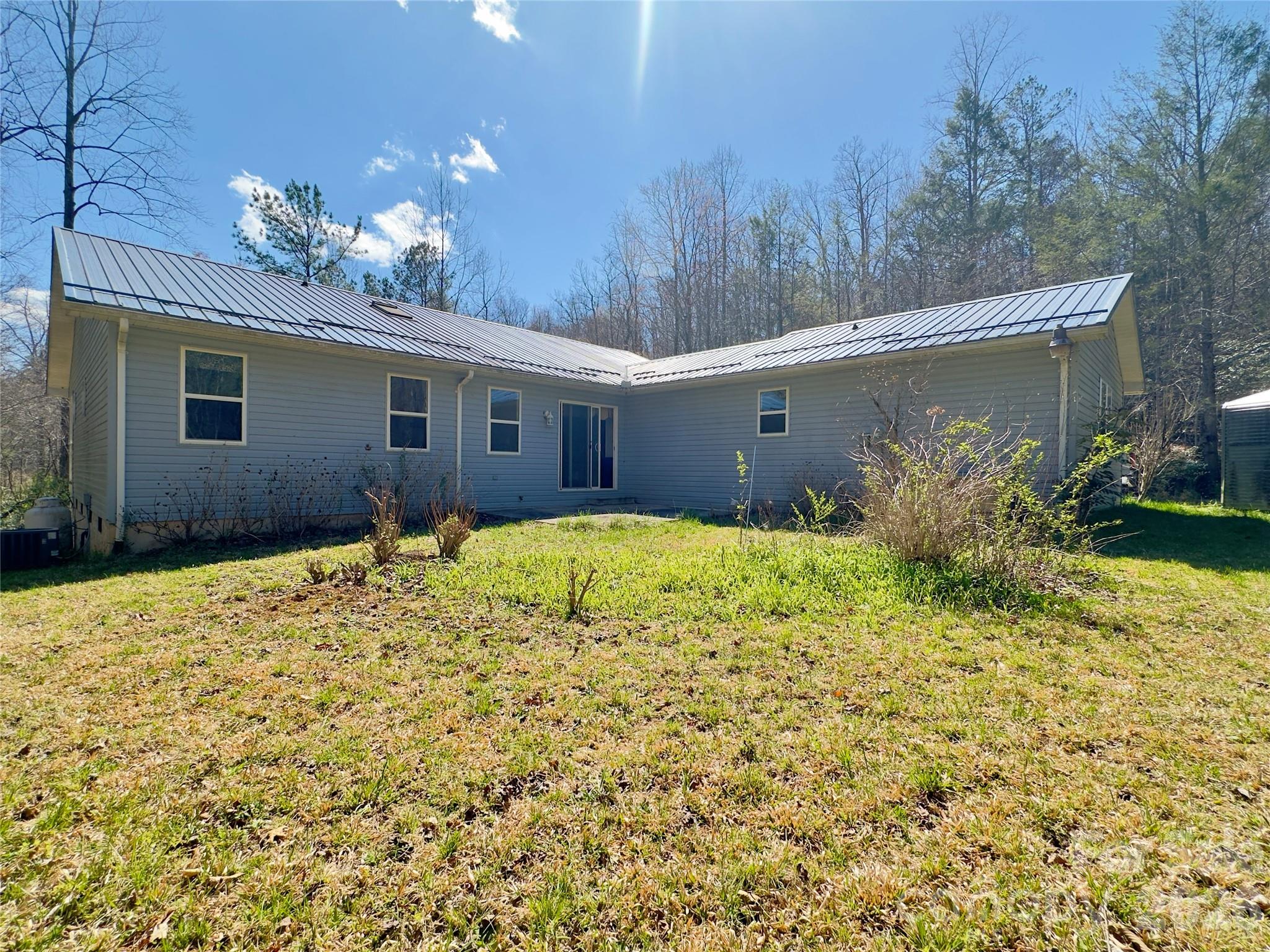 592 Liberty Church Road Marion NC 28752