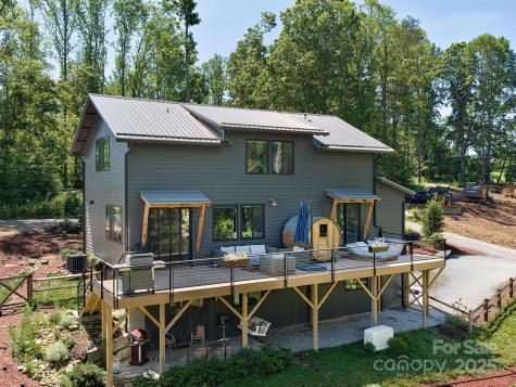 434 Creek Side Drive Mills River NC 28759