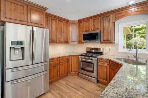 25 Knoll Hill Lane Black Mountain NC 28711