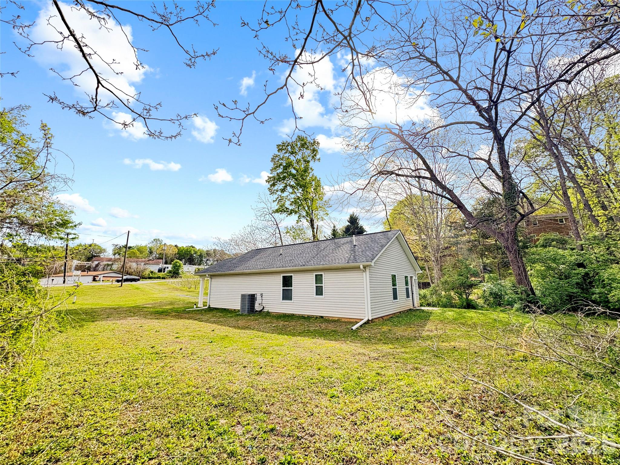 1096 12th Avenue NW Hickory NC 28601