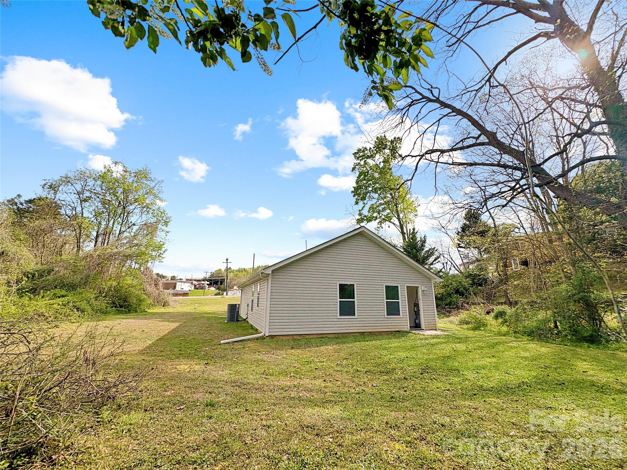1096 12th Avenue NW Hickory NC 28601