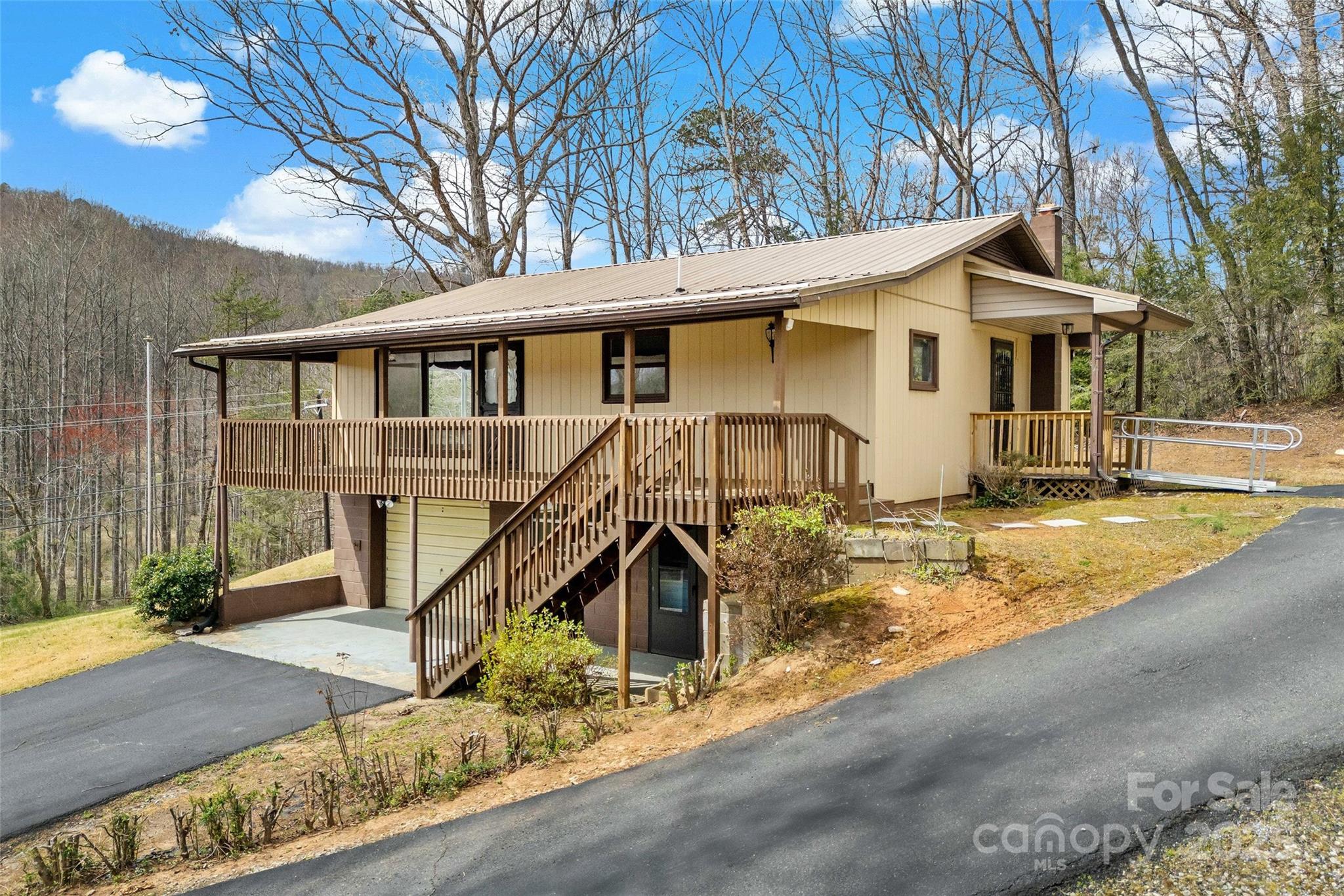 2075 Goose Creek Road Marion NC 28752