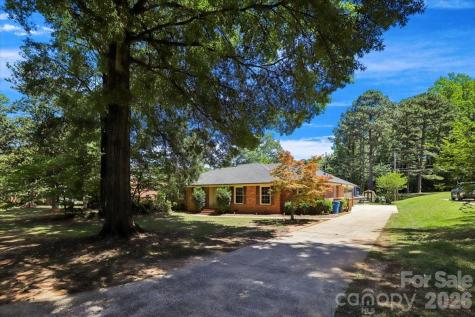 13507 Four Oaks Lane Matthews NC 28105
