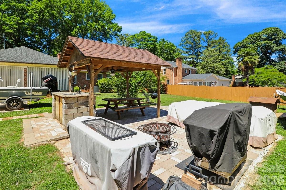 13507 Four Oaks Lane Matthews NC 28105