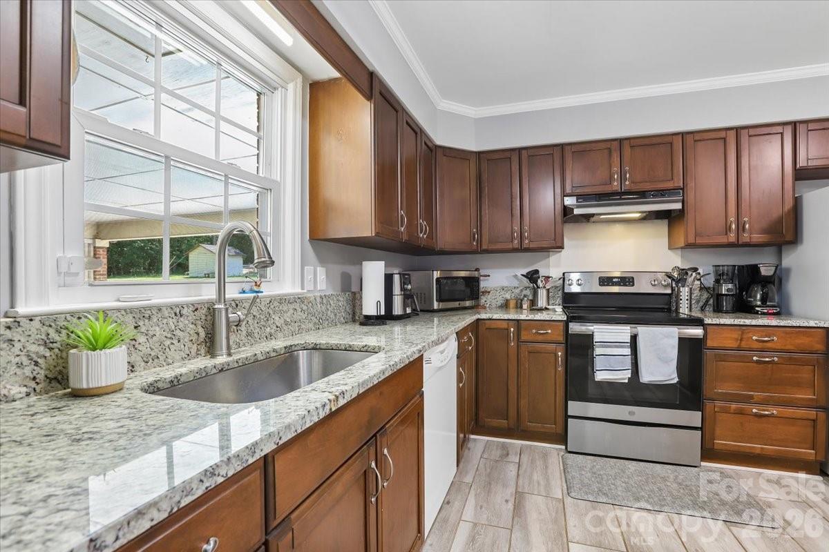 13507 Four Oaks Lane Matthews NC 28105
