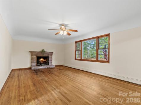 309 Presnell Street Burnsville NC 28714