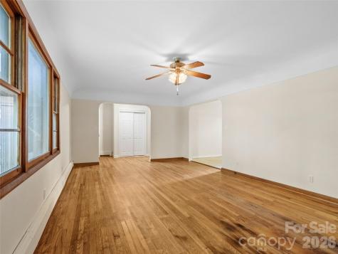 309 Presnell Street Burnsville NC 28714