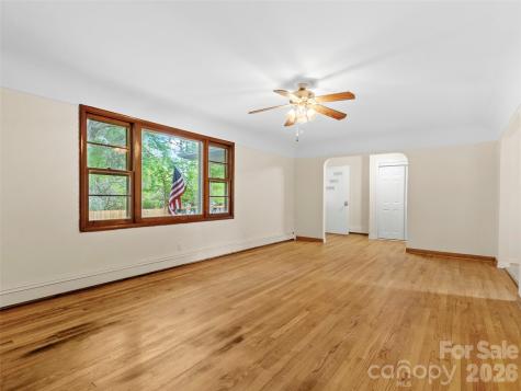 309 Presnell Street Burnsville NC 28714