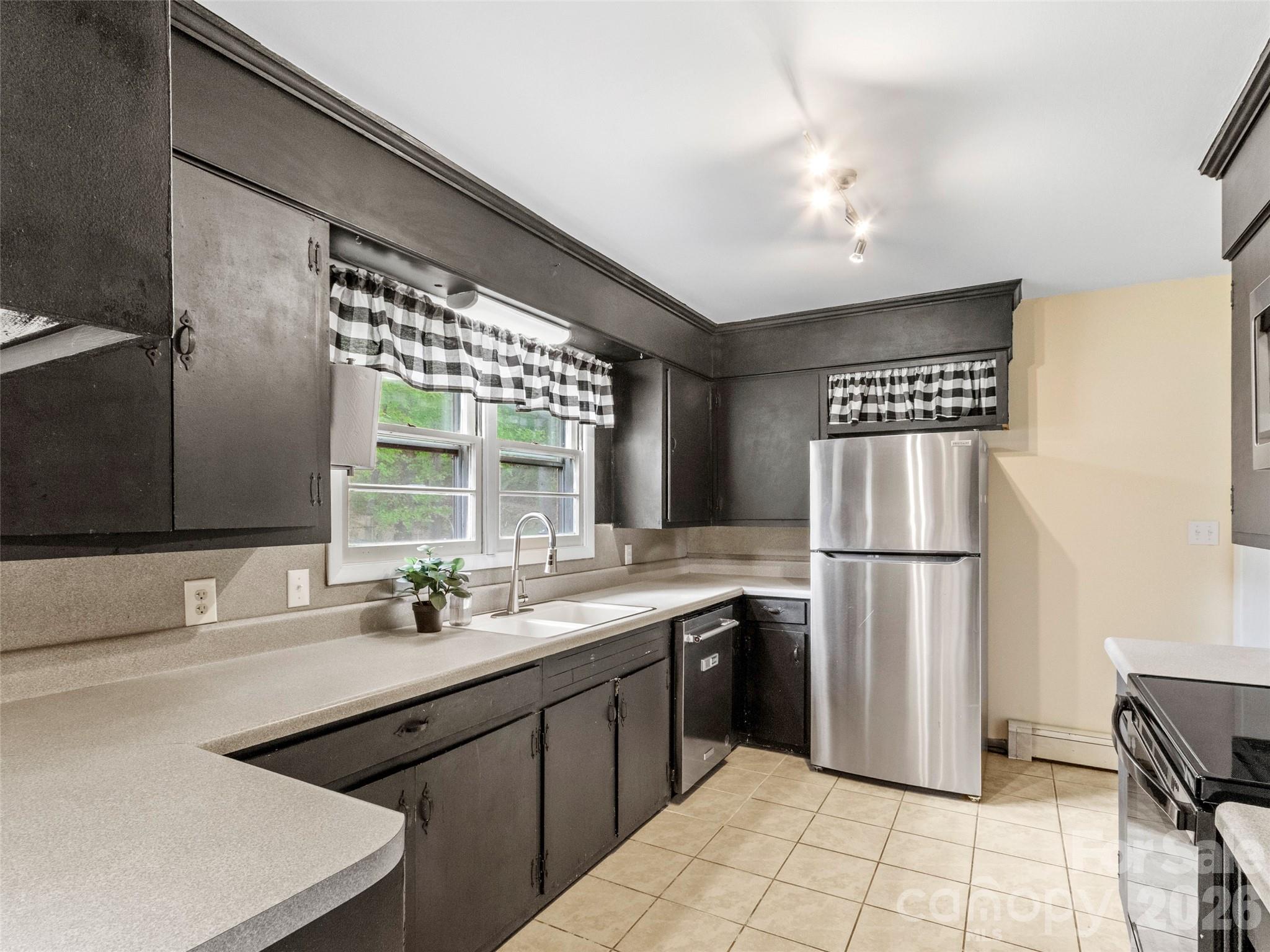 309 Presnell Street Burnsville NC 28714