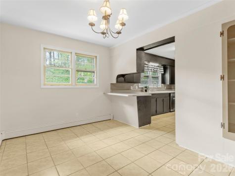 309 Presnell Street Burnsville NC 28714